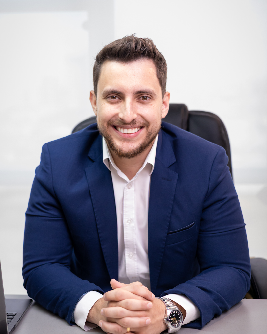 Dr Gustavo Zorzzela